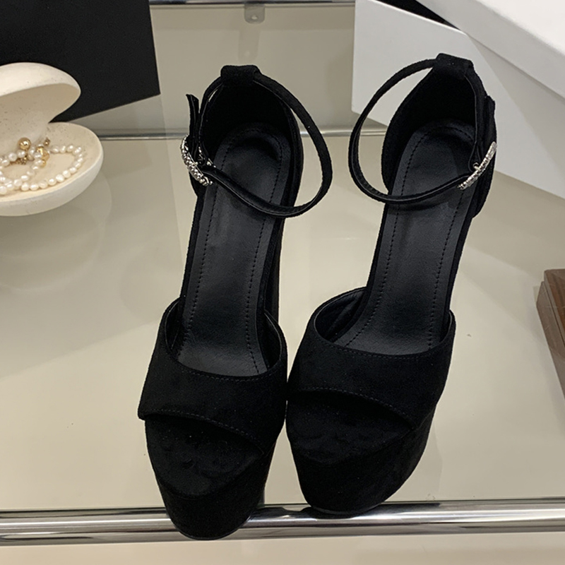 Seksowne sandały na platformie – Women'S Shoes Veja recenzja i cena