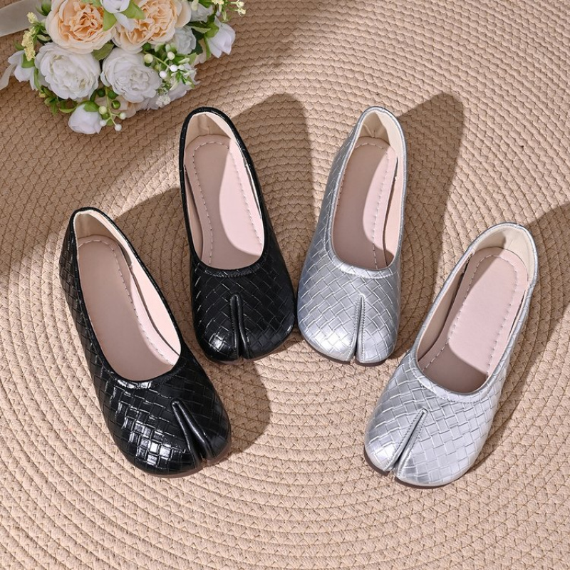 Niszowe buty z dzielonym palce – Slip On Mule Flat recenzja i cena